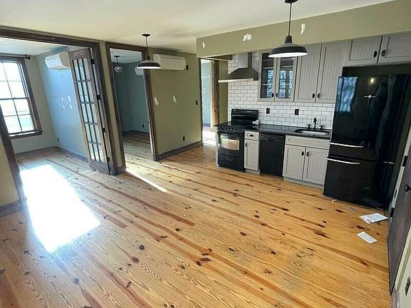 2nd image of 60 Newell St #2C