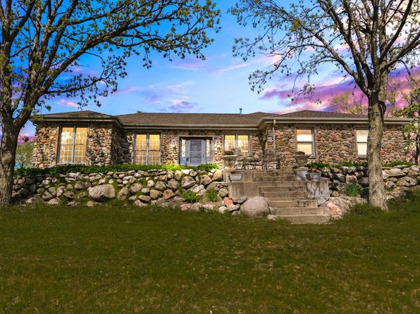 W325S10557 Beulah ROAD, Mukwonago, WI 53149