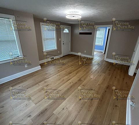 2nd image of 455 Peart Ave