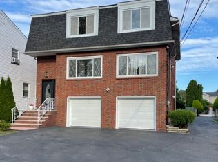 10 Riverside Ave, Lyndhurst, NJ 07071