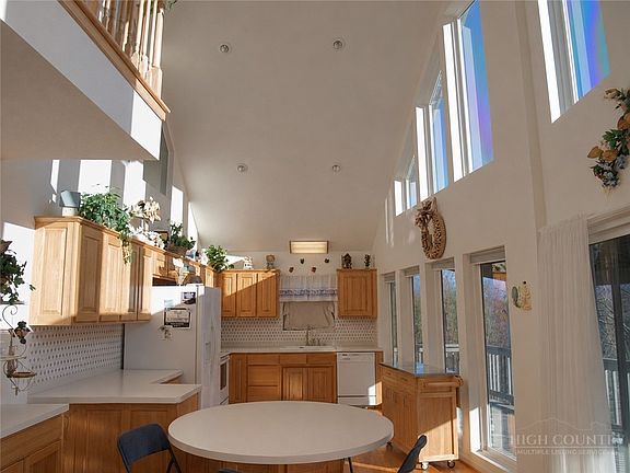 5th image of 182 River Hills Road