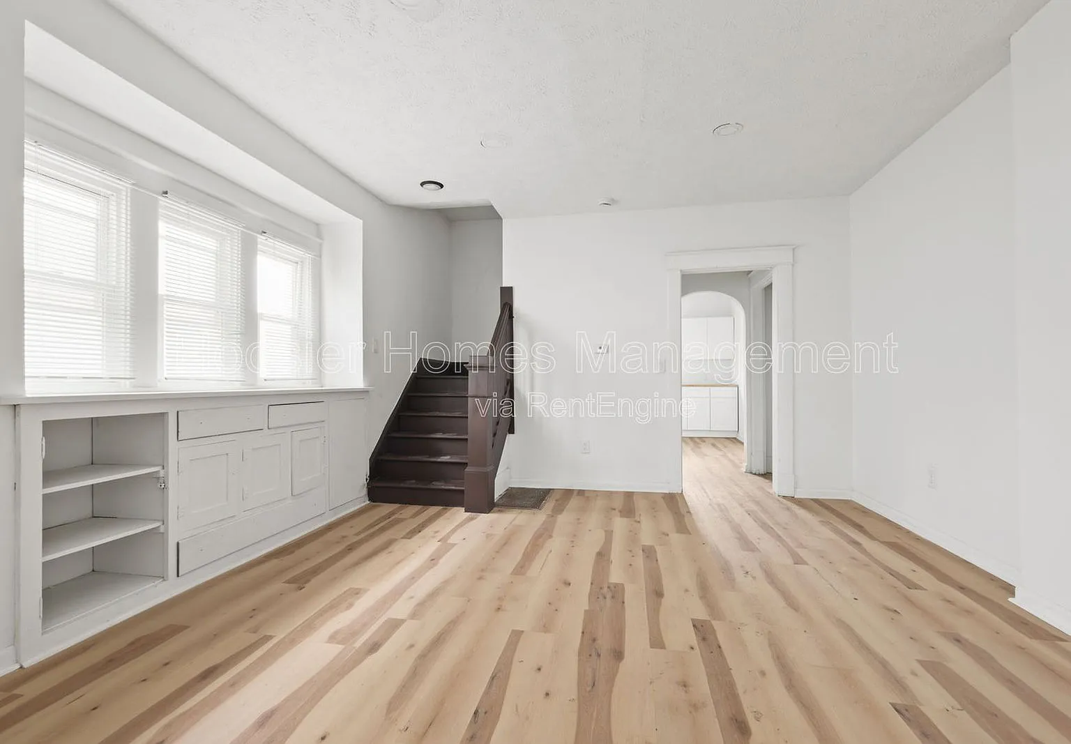 3 bed, 1.0 bath, 1100 sqft, $1,075 — Photo 4