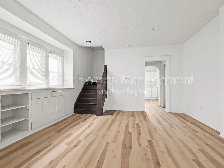 822 N Bradley Ave #822 — Photo 4