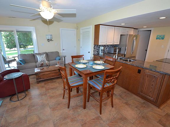 5th image of 100 Sailors Cove Dr