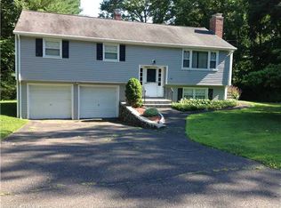 158 Ceil Rd, Trumbull, CT 06611