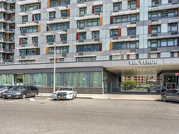 2nd image of 700 Brook Ave APT 4A