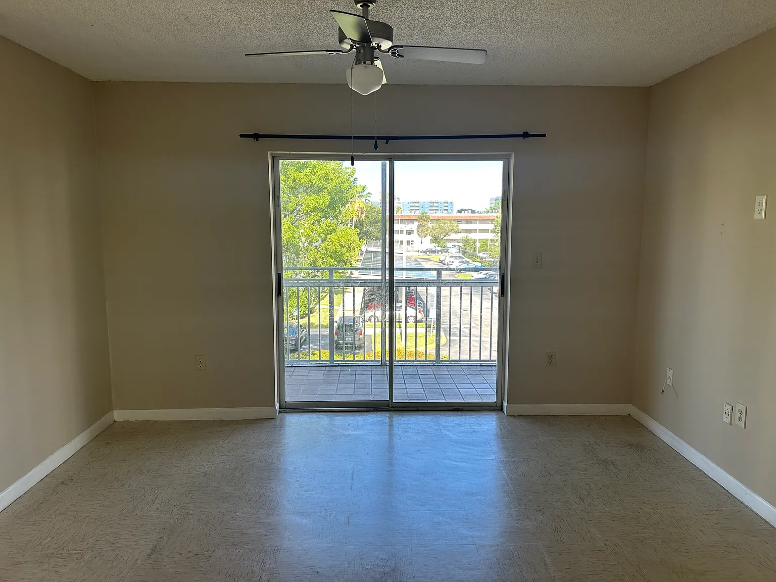 2 bed, 900 sqft, $1,750 — Photo 3