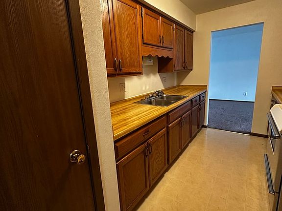 2nd image of 501 W Grand Ave APT 3
