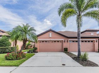 136 Shell Falls Dr, Apollo Beach, FL 33572