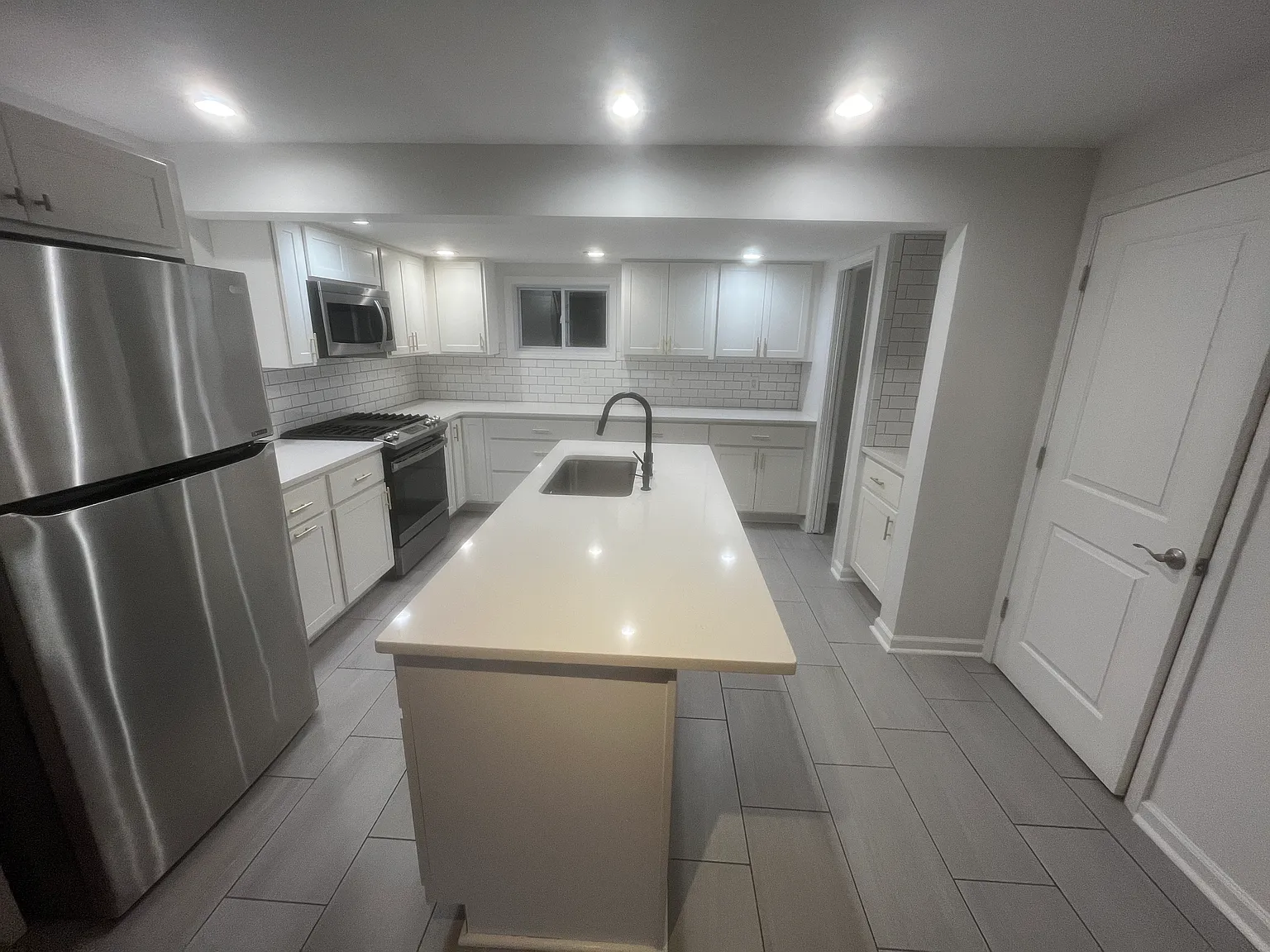 204 E Jefferson St — Photo 1