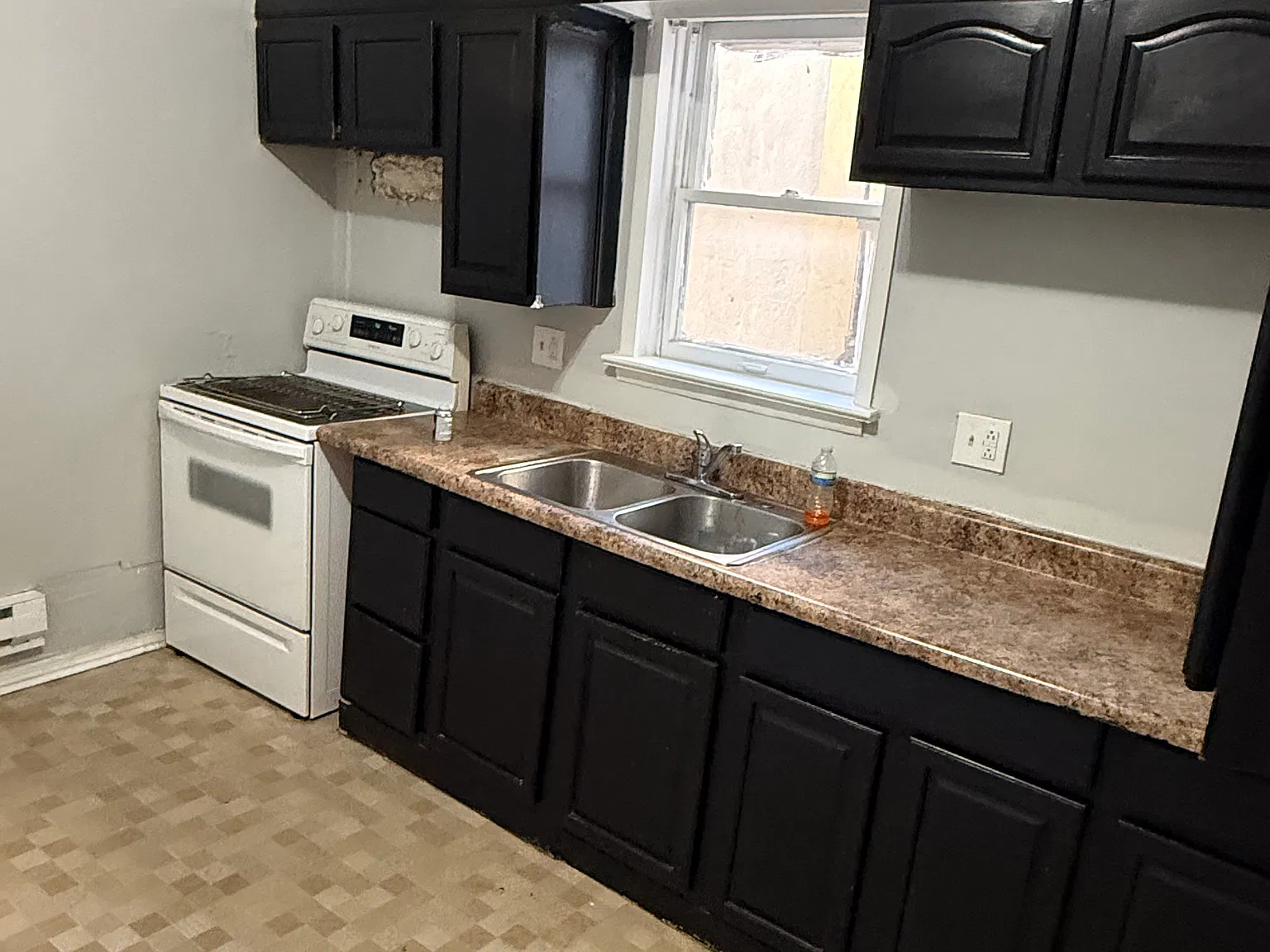 2 bed, 1000 sqft, $1,425 — Photo 2