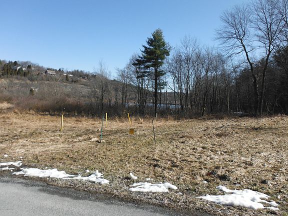 2nd image of 3209 Woodland Dr