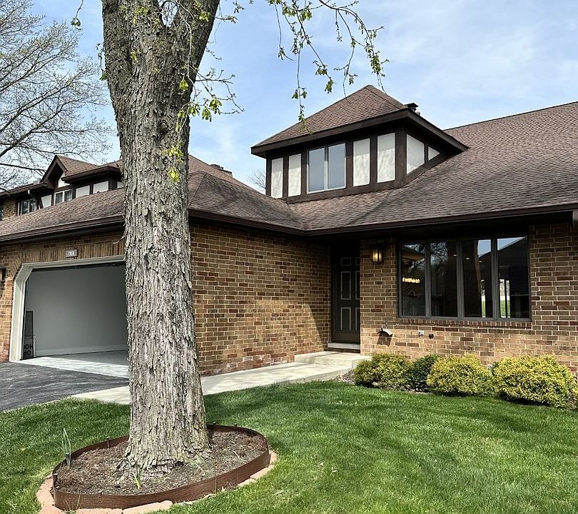 1st image of 7956 W Golf Dr