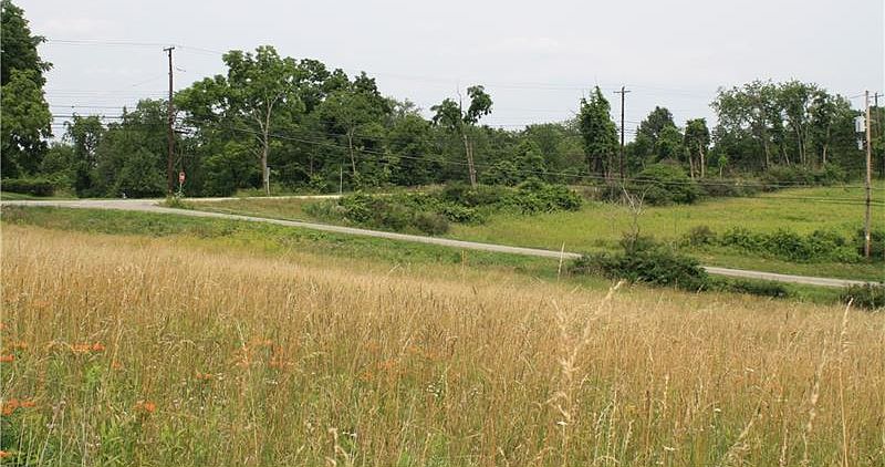 2nd image of 640 Hookstown Grade Rd