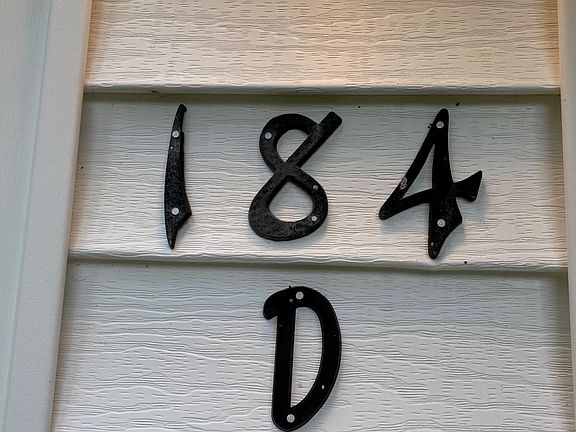 5th image of 184 Laurel Pl #D