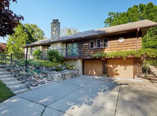 1430 Longwood Ave, Elm Grove, WI 53122