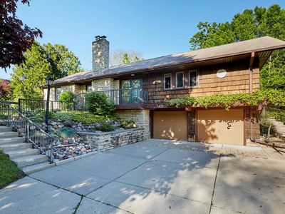 1430 Longwood AVENUE, Elm Grove, WI, 53122