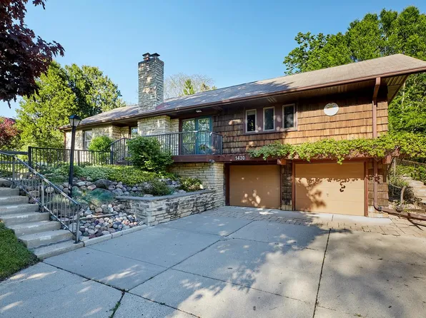 1430 Longwood AVENUE, Elm Grove, WI 53122