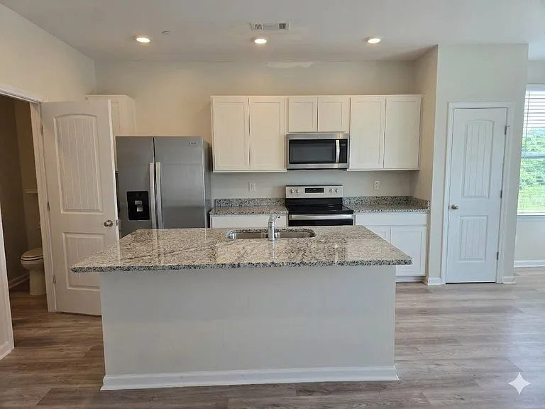 240 Warrior Pl — Photo 6