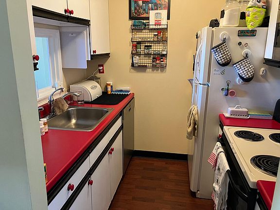 3rd image of 148 Breakwater Drive #619