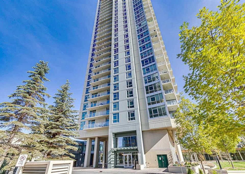 1st image of 99 E Spruce Pl SW #706