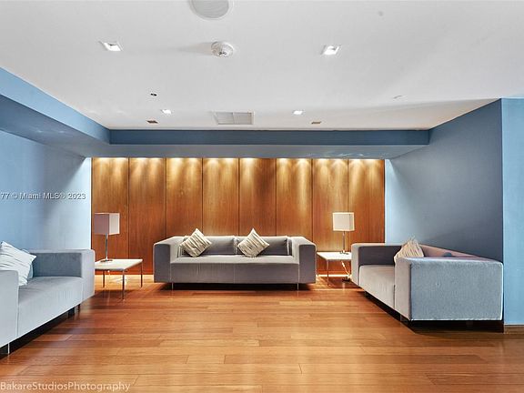 3rd image of 325 Biscayne Blvd #2020