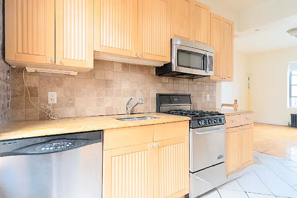 Rented by STREELTY | media 4