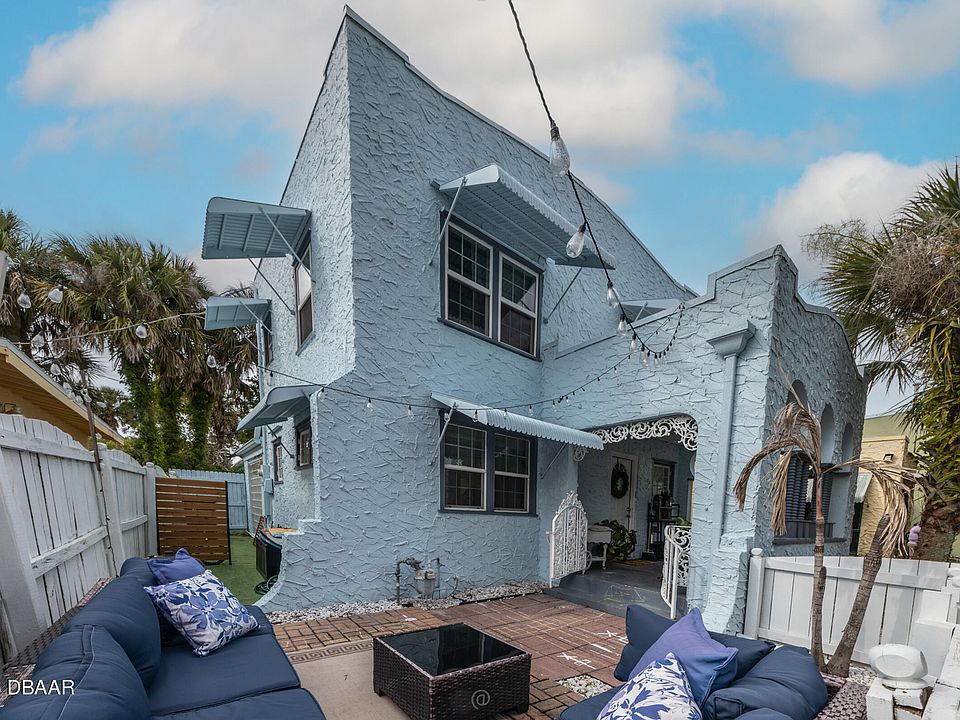 1st image of 4 Clarendon Ct