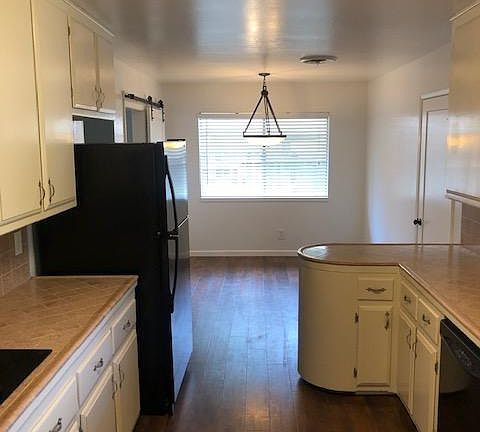 4th image of 5212 Moddison Ave