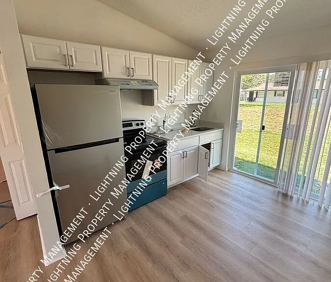 4522 Audrey Ln — Photo 1