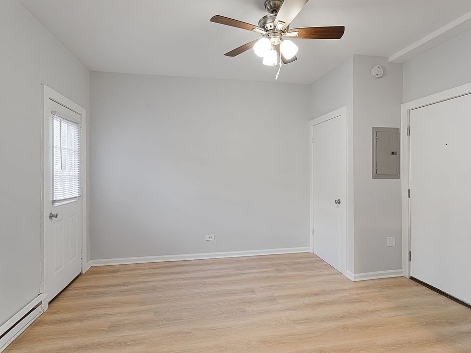 1st image of 1456-1460 W Fargo Ave #1456-306
