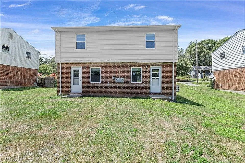 713 Bibb St NE - 713 Bibb — Photo 3