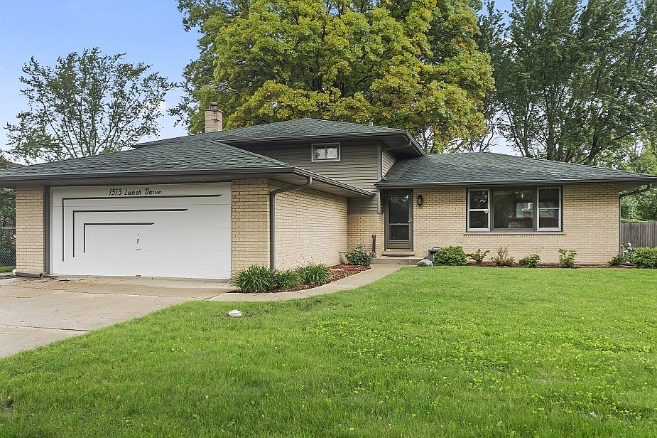 1st image of 1513 N Larch Dr