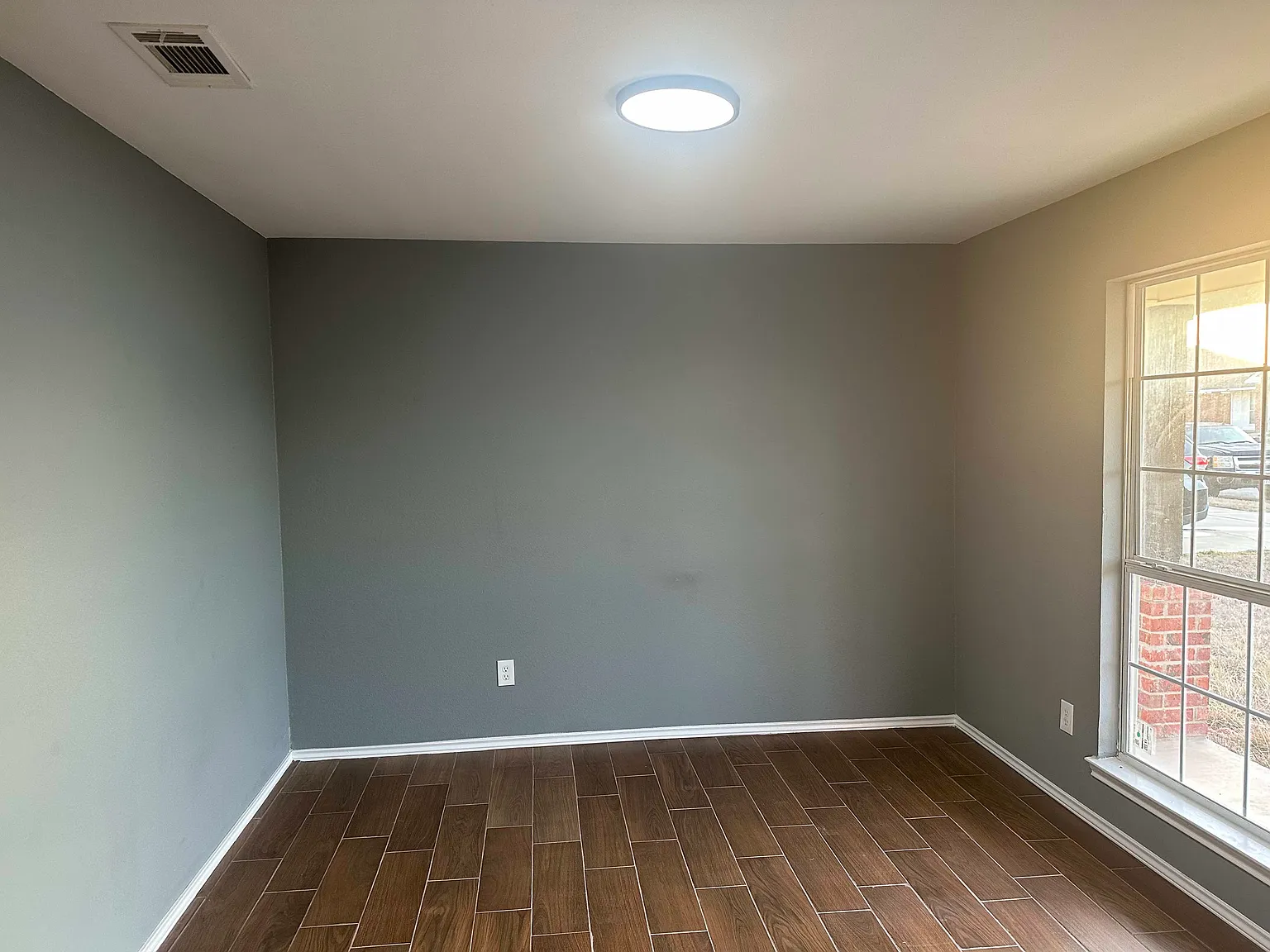 4 bed, 2.0 bath, 2051 sqft, $1,652 — Photo 3