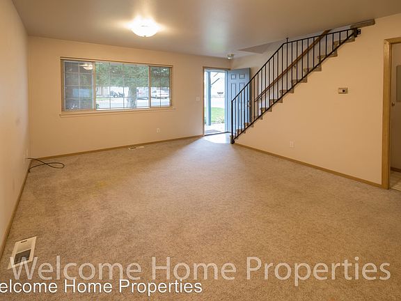 2nd image of 625 W Whitman Dr