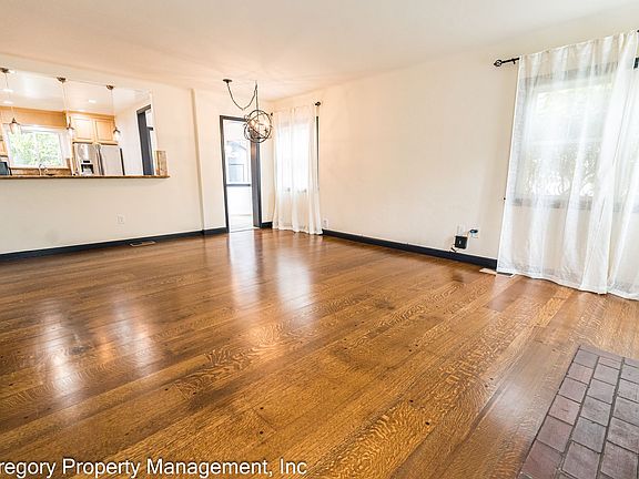 3rd image of 1805 Central Ave