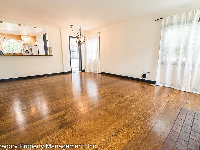 1805 Central Ave — Photo 3