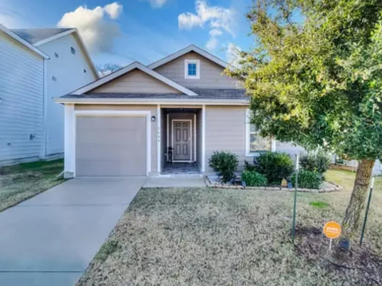 5689 McClelland St — Photo 1