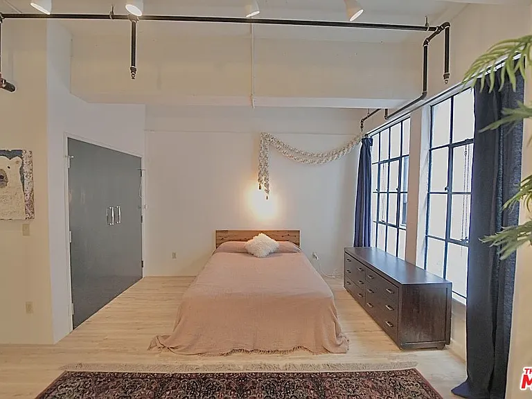 746 S Los Angeles St #603 — Photo 16