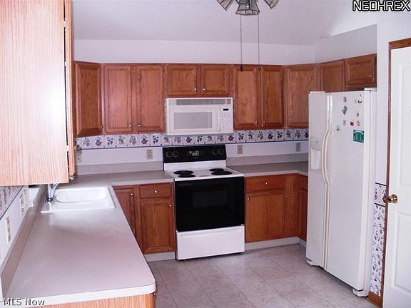 4th image of 21337 Woodview Cir
