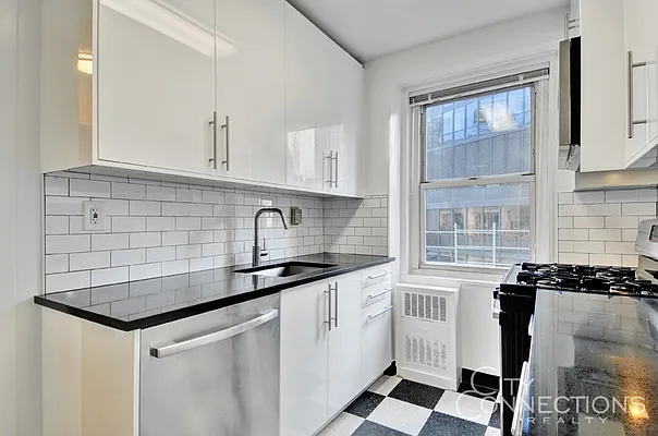 Rented by City Connections Realty | media 11