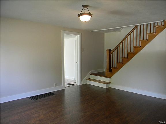3rd image of 4313 Fairgrounds Dr