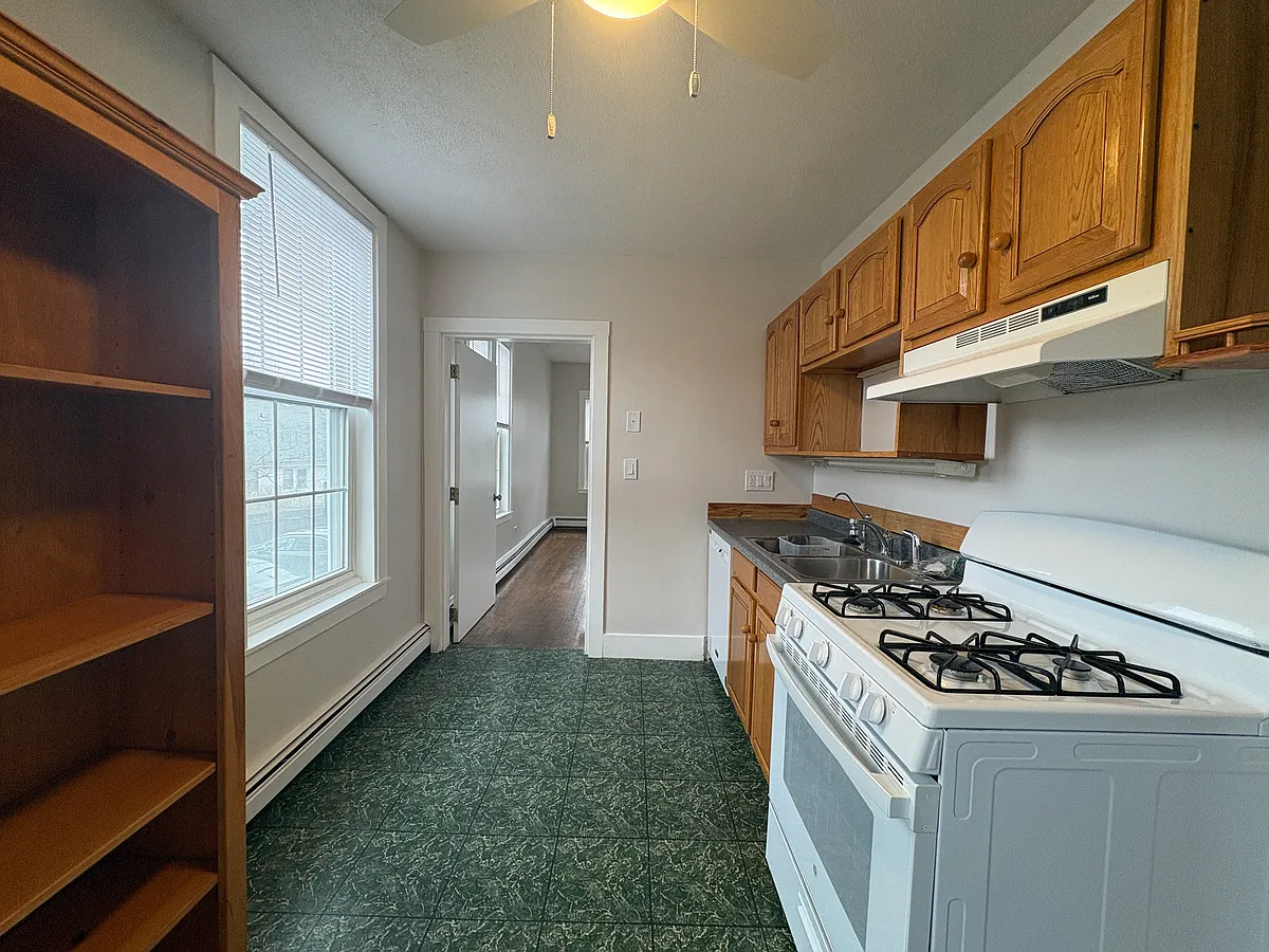 Building Photo - 26 Saint James St #26