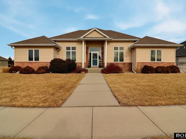 3328 Peterson Ave, Fremont, NE 68025
