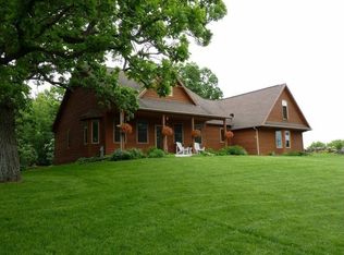 1419 Drotning Rd, Deerfield, WI 53531