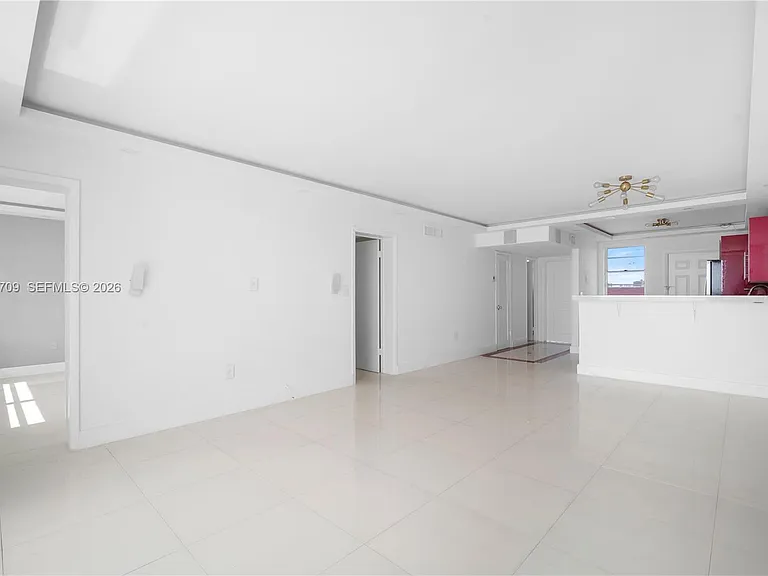 18601 NE 14th Ave #409 — Photo 11