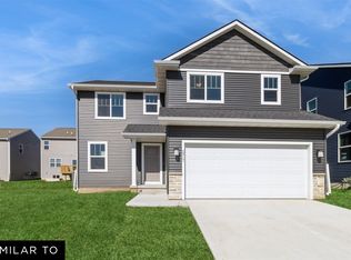 1450 Locust St, Waukee, IA 50263