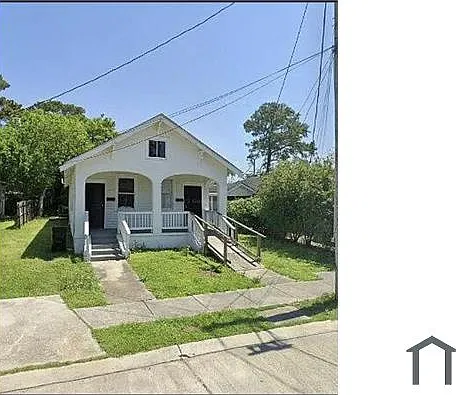 2215 Desire St