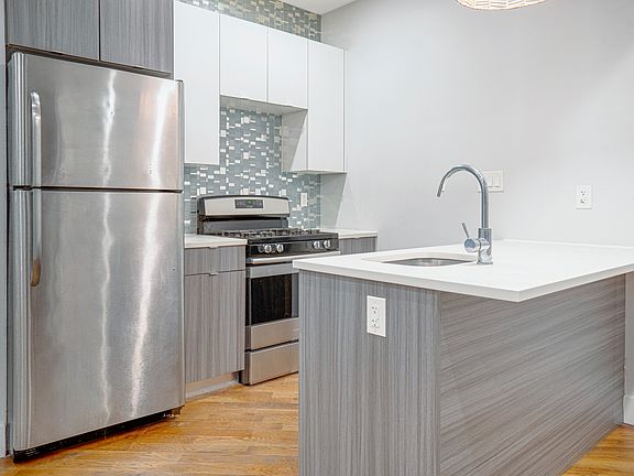 2nd image of 2061 Union St #2A