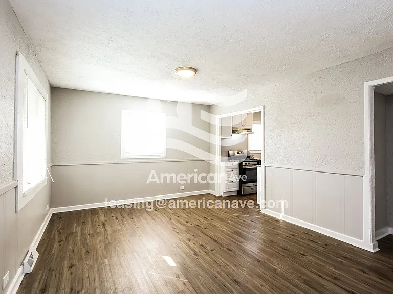 1594826_004_living_room_14105009.jpg